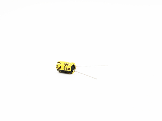 Condensador de alta temperatura electrolítico de aluminio amarillo 33UF100V