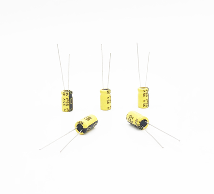 Condensadores electrolíticos del ESR de la ventaja radial da alta temperatura baja del condensador 56UF35V
