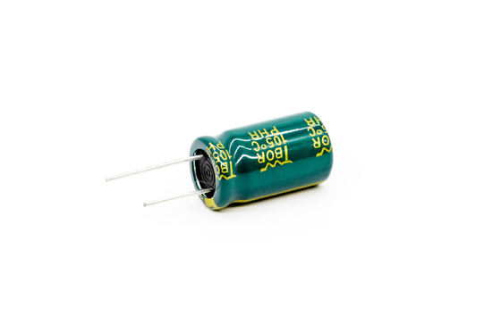 Condensador electrolítico de alta frecuencia ISO RoSH del PHR 220UF 50V