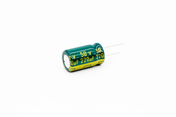 Condensador electrolítico de alta frecuencia ISO RoSH del PHR 220UF 50V