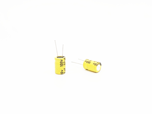 Terminal de alta temperatura de la parte radial del condensador 8X12m m de SMT 33UF100V