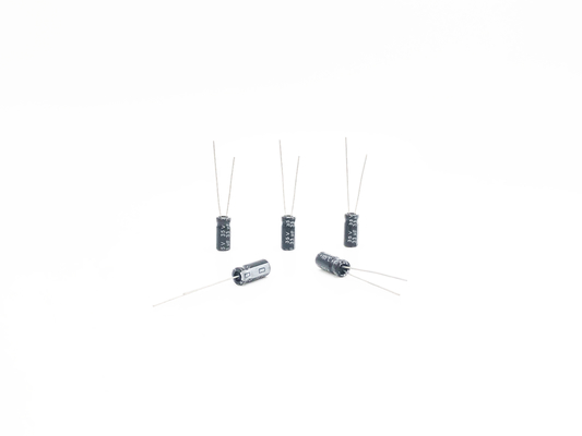 33UF35V tipo miniatura de la ventaja de la parte radial del condensador 5x11m m 2000 horas