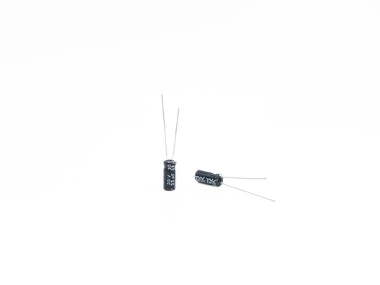 33UF35V tipo miniatura de la ventaja de la parte radial del condensador 5x11m m 2000 horas