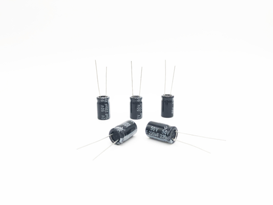 Tipo radial del condensador miniatura de 220UF50V 10X17m m