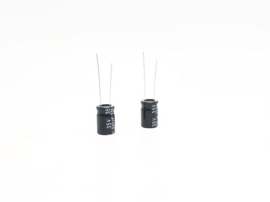 Condensadores electrolíticos radiales miniatura del condensador 330UF35V 10X15m m de TW BOR