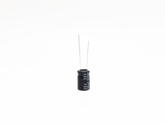 Condensadores electrolíticos radiales miniatura del condensador 330UF35V 10X15m m de TW BOR