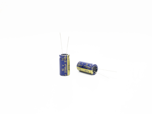 Condensadores electrolíticos radiales de 4700UF 16V