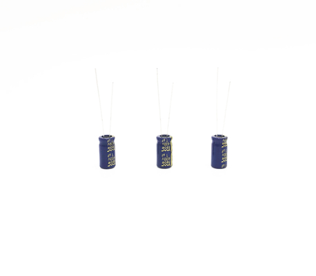 Ventaja de aluminio baja de la parte radial del condensador electrolítico 8x10m m de 1UF 400V ESR