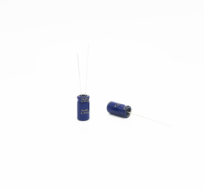 Ventaja de aluminio baja de la parte radial del condensador electrolítico 8x10m m de 1UF 400V ESR