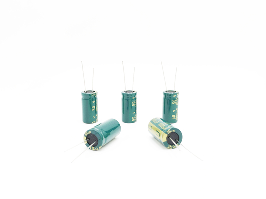 Alta luz de aluminio del condensador electrolítico 1000UF 50V RoHS LED de Voltag