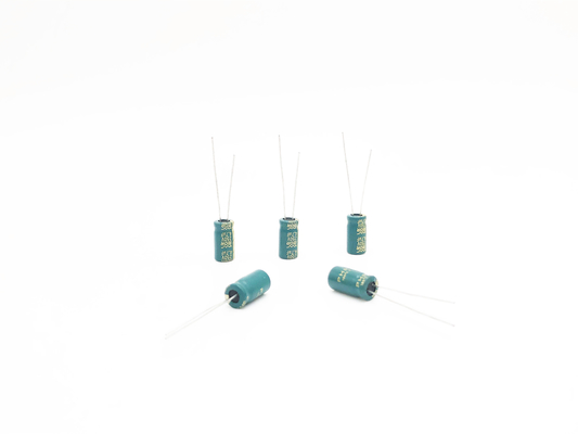 Cilindro 4.7UF 250V Al Electrolytic Capacitor los 8x9MM ISO9001
