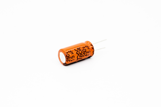 Alto voltaje de aluminio del condensador electrolítico de PSL 100uF 450V para CFL 10000 horas